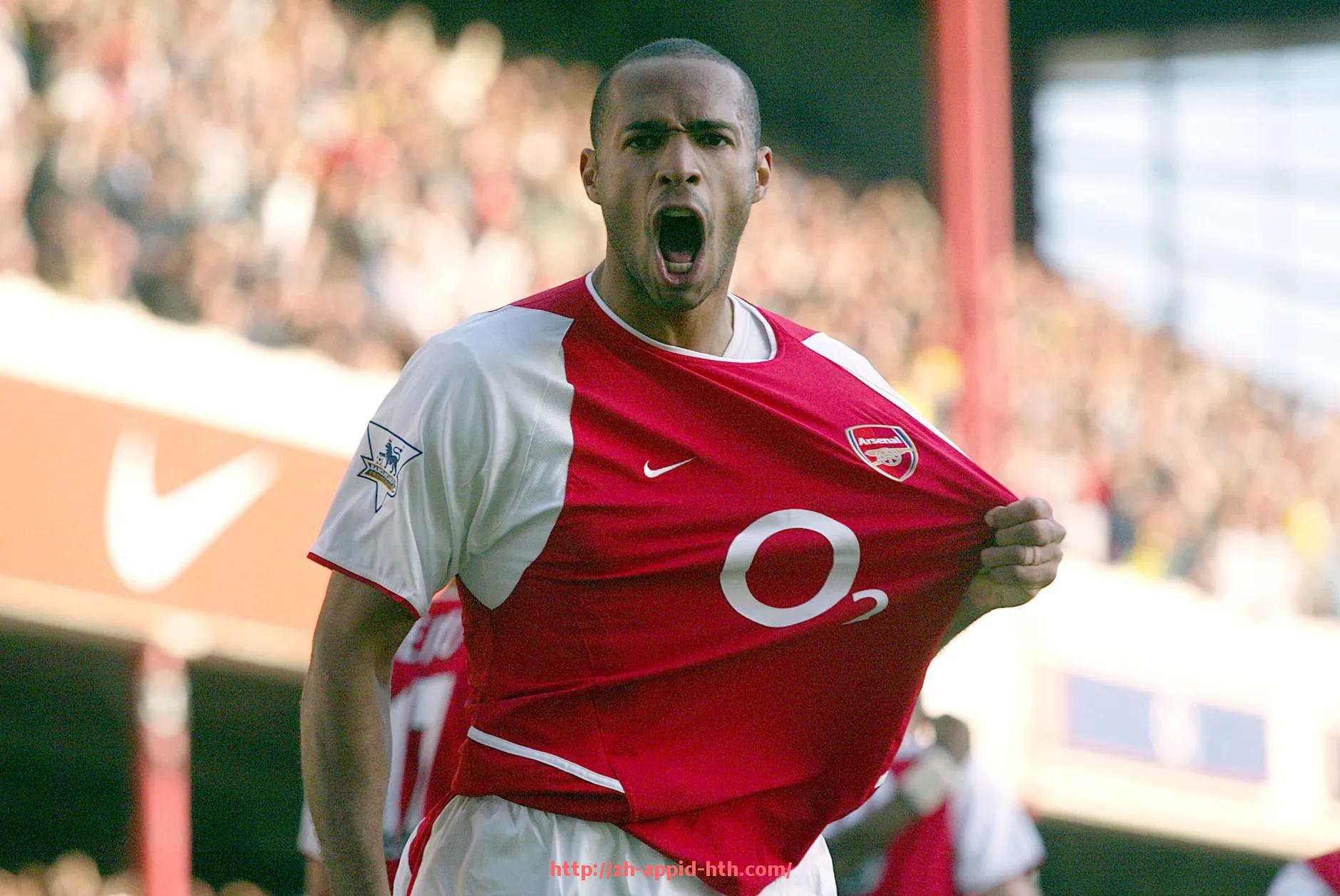 HTH华体会APP下载-世俱杯比赛技术犯规盘点:关键时刻判罚引发争议讨论